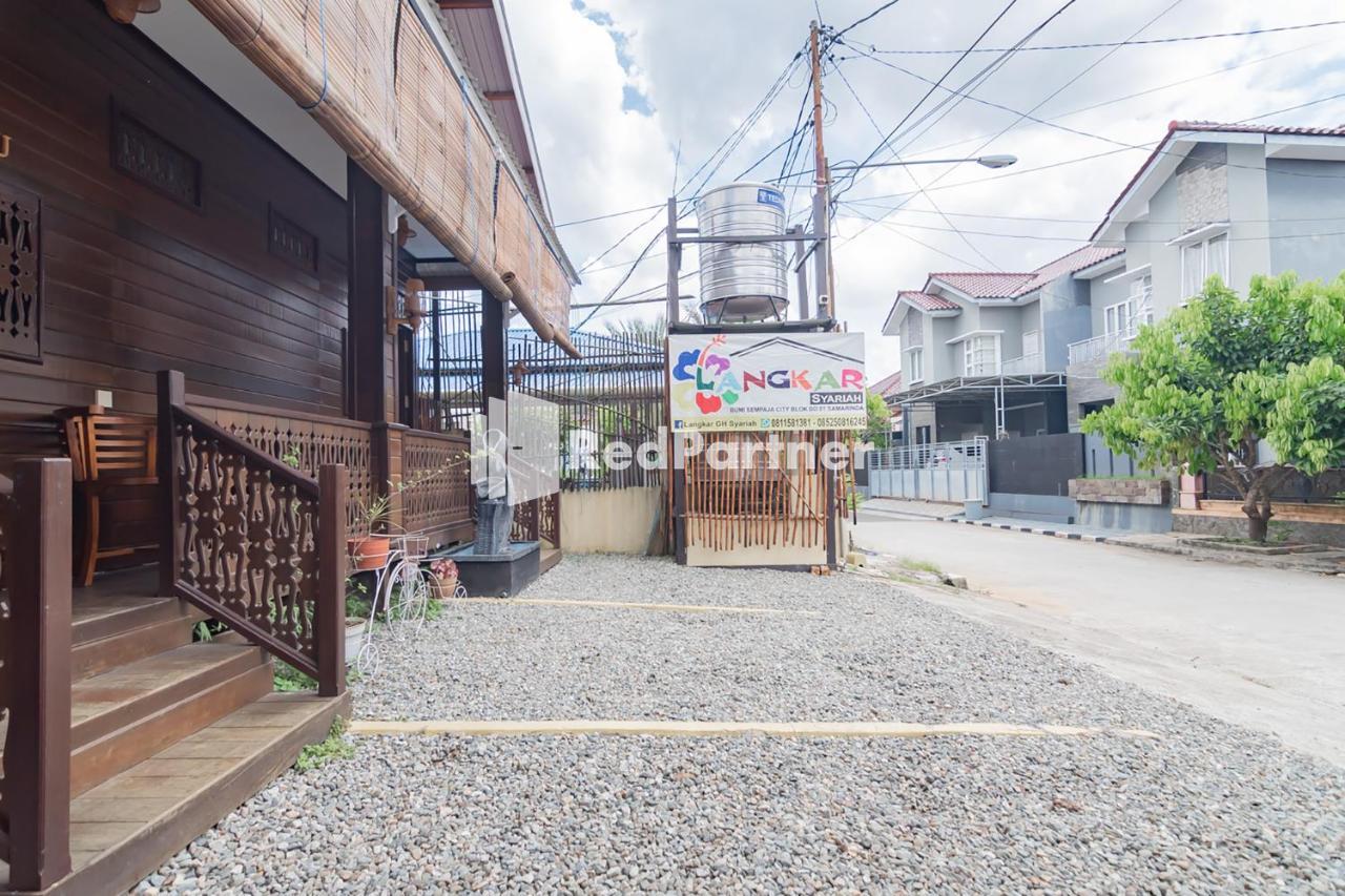 Langkar Guest House Syariah Mitra Reddoorz Samarinda Exterior foto