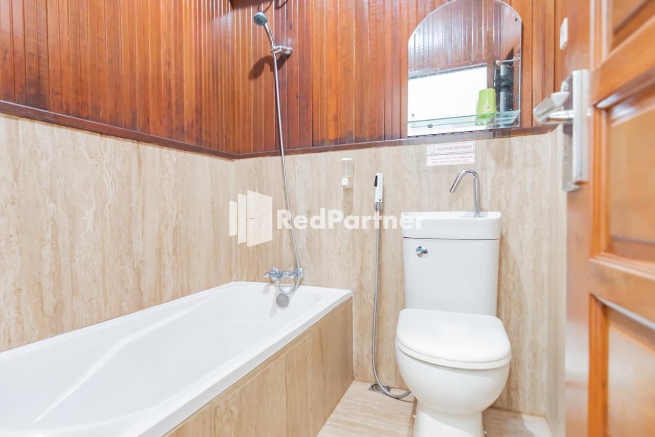 Langkar Guest House Syariah Mitra Reddoorz Samarinda Exterior foto